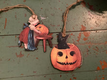 Load image into Gallery viewer, Halloween items
