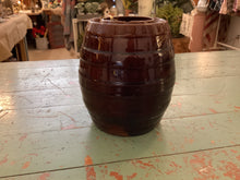 Load image into Gallery viewer, Brown crock
