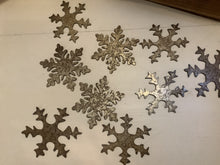 Load image into Gallery viewer, Metal snowflake

