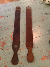 Load image into Gallery viewer, Vintage razor strop
