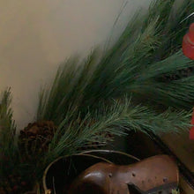 Load image into Gallery viewer, Mixed pine garland.

