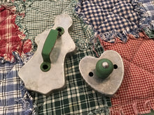 Load image into Gallery viewer, Cookie cutters &amp; molds
