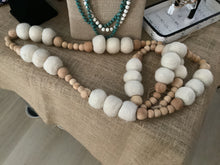 Load image into Gallery viewer, Wood garland
