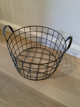 Load image into Gallery viewer, Wire basket
