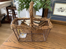 Load image into Gallery viewer, Wire basket
