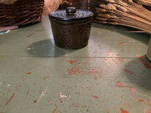 Load image into Gallery viewer, Brown crockery

