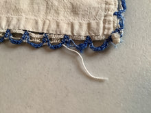 Load image into Gallery viewer, Dresser scarves
