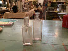 Load image into Gallery viewer, Lab glass
