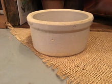 Load image into Gallery viewer, Crock bowl
