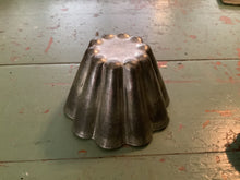 Load image into Gallery viewer, Aluminum items
