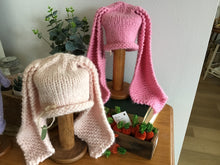 Load image into Gallery viewer, Hand-knit baby hat
