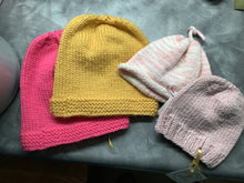 Load image into Gallery viewer, Hand-knit baby hat
