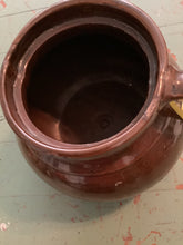 Load image into Gallery viewer, Brown crock
