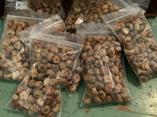 Load image into Gallery viewer, Dried pod bundle
