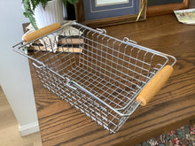 Load image into Gallery viewer, Wire basket
