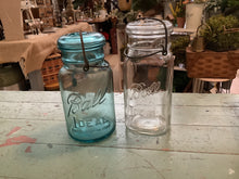Load image into Gallery viewer, Vintage canning jar
