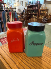 Load image into Gallery viewer, Salt and pepper set
