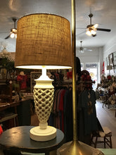 Load image into Gallery viewer, Small lamp w shade
