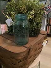 Load image into Gallery viewer, Vintage canning jar

