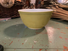 Load image into Gallery viewer, Pyrex bowl
