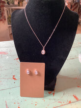 Load image into Gallery viewer, Short necklaces
