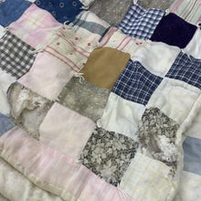 Load image into Gallery viewer, Vintage bed linens
