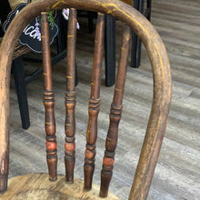 Load image into Gallery viewer, Vintage child’s chair
