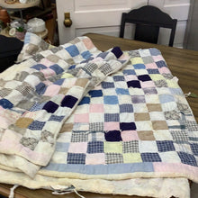 Load image into Gallery viewer, Vintage bed linens
