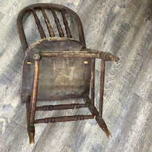Load image into Gallery viewer, Vintage child’s chair
