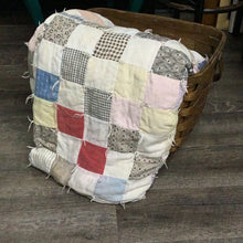 Load image into Gallery viewer, Vintage bed linens
