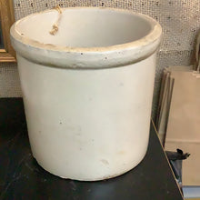 Load image into Gallery viewer, Vintage crock
