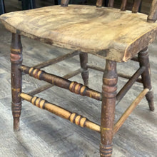 Load image into Gallery viewer, Vintage child’s chair

