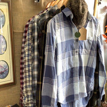 Load image into Gallery viewer, Vintage boyfriend flannel
